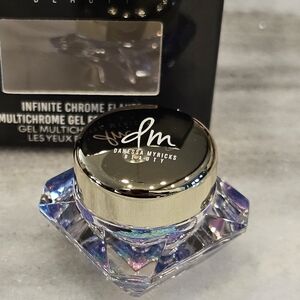 Danessa Myricks Chrome Gel flakes for eyes Shooting Star